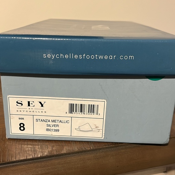 Sey by Seychelles silver flat shoe - Picture 3 of 3